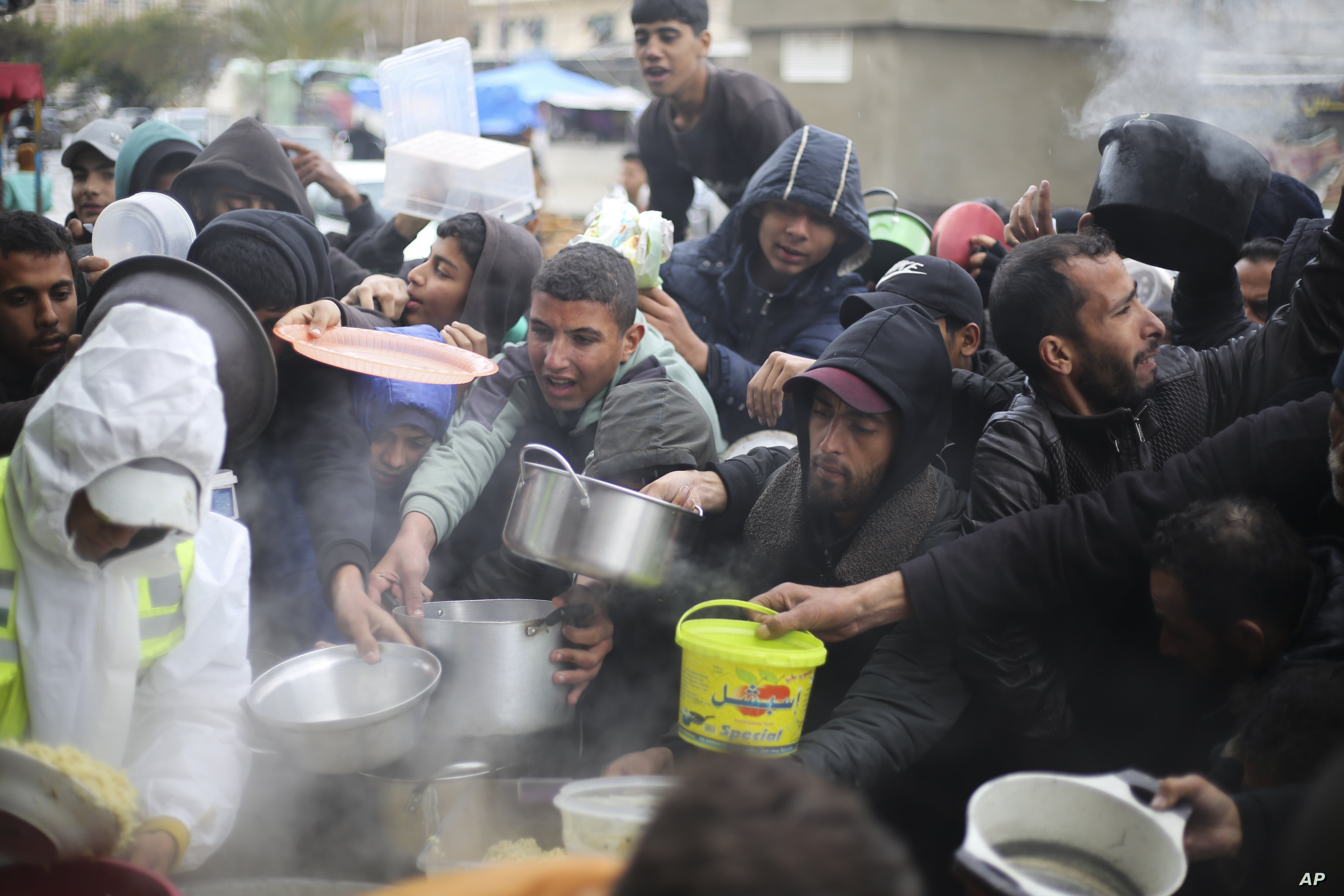 الفلسطينيون في مواجهة مشروع الاحتلال : بين التهجير وإعادة رسم الخارطة السياسية
